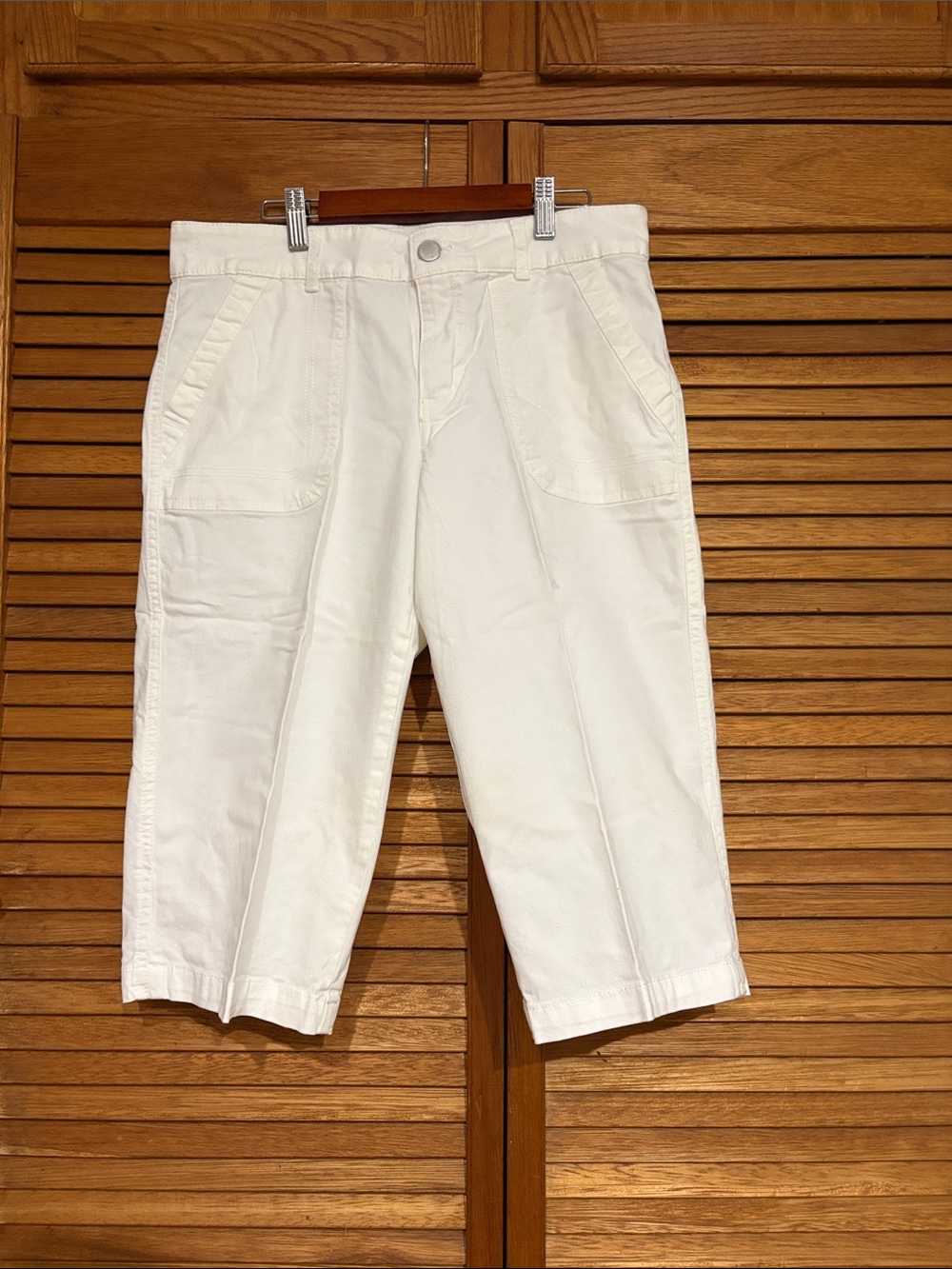 Bandolino White Women's Cotton Capris